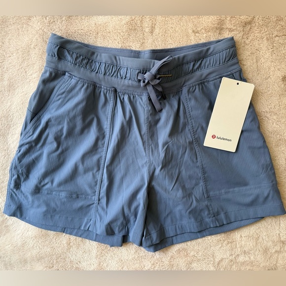 NWT Lululemon Dance Studio HR Short 3.5” Oasis Blue Size 6 - Picture 7 of 9
